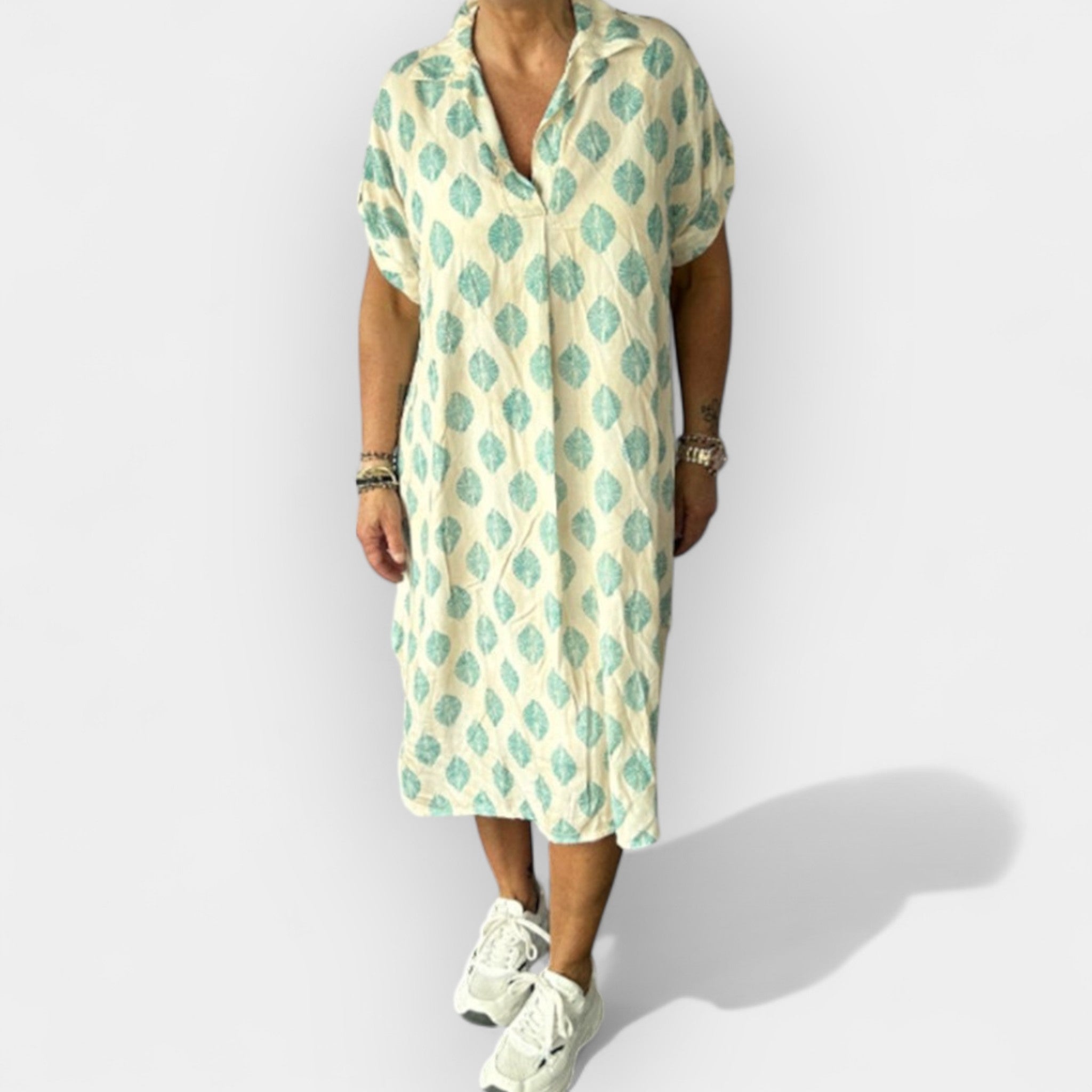 Letní Šaty S V Výstřihem Z Lehkého Materiálu Exkluzivní