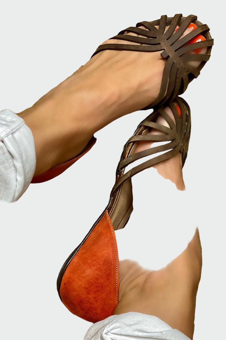 Sandály S Výřezy A Dvojbarevným Detalem Exkluzivní Model