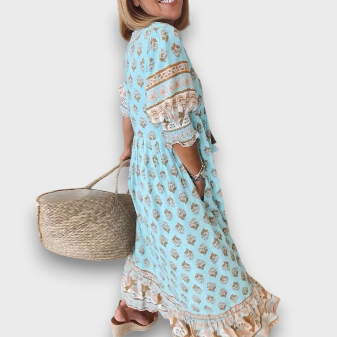 Boho Šaty Z Kolekce Boho S Výstřihem V A Šňůrkami Elegantně