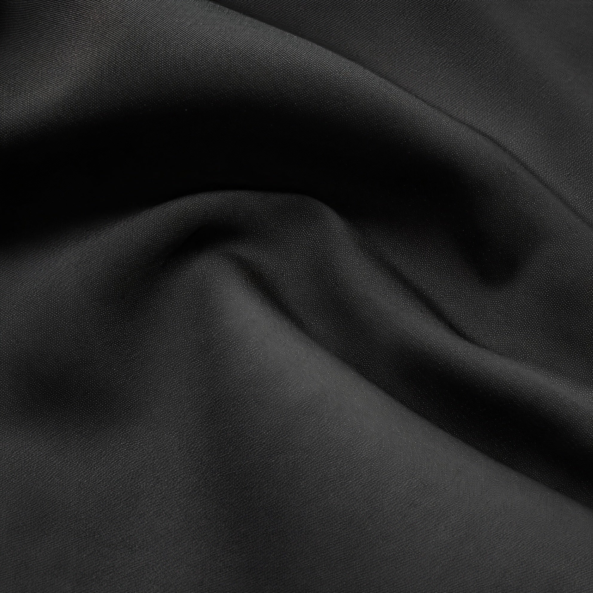 Elegantní Minimalistický Top Se Zlatým Knoflíkovým Detailem