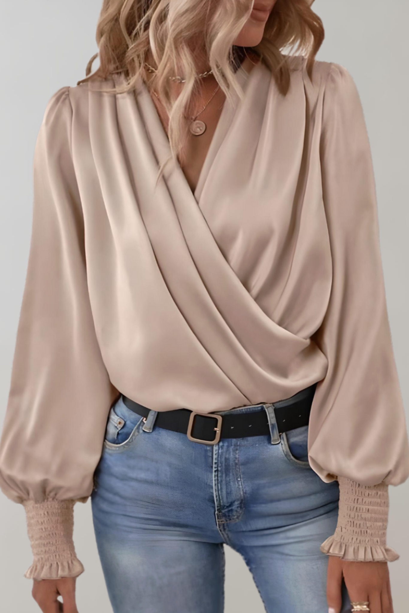 Quinn Halenka Elegantní S V Výstřihem Exkluzivní Kolekce