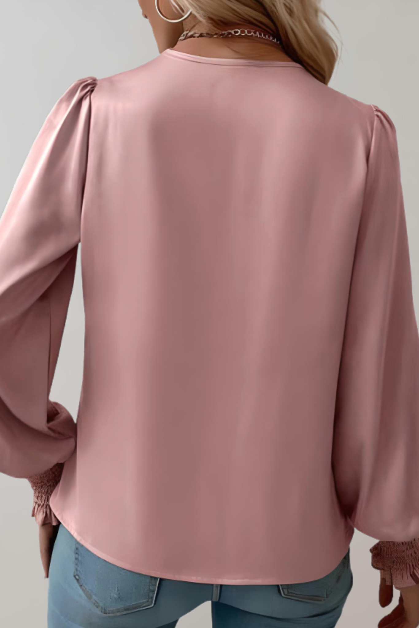 Quinn Halenka Elegantní S V Výstřihem Exkluzivní Kolekce